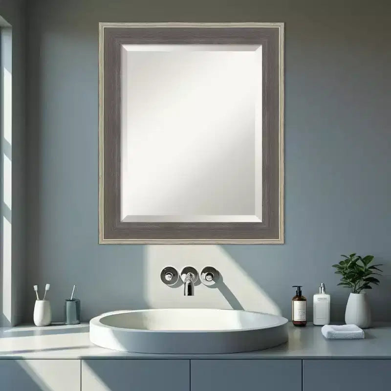Miroir mural de salle de bain encadré en bois biseauté Cottage