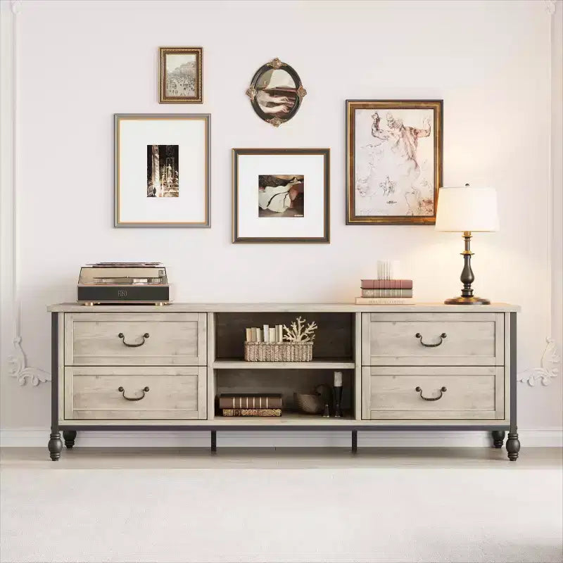 Meuble TV avec rangement, Meuble TV moderne du milieu du siècle avec 4 colonnes romaines en métal et 4 tiroirs pour le salon